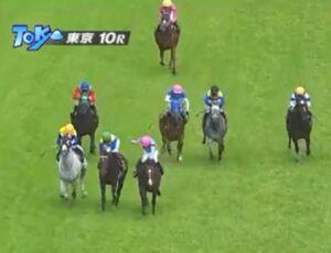 【競馬】ダミアンレーンさん　鞭の連打で制裁