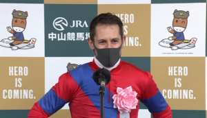 デムーロ騎手っていつから捲り芸やるようになったんだっけ？