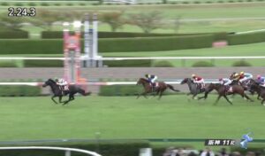 【競馬】京都大賞典は松山騎乗のヴェラアズールがＶ