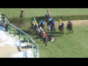 【落馬事故】一頭の落馬から複数馬落馬…