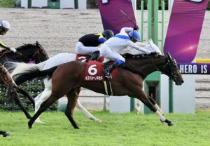 【府中牝馬S】12番人気イズジョーノキセキがゴール前差し切りV！重賞初制覇