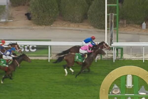 【1351ターフスプリント】バスラットレオンが逃げ切る　海外重賞２勝目