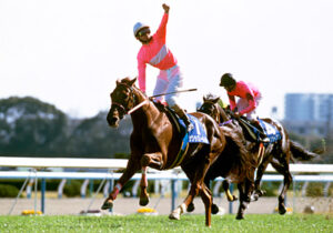 時代を超えた力関係は分からないけど100%現役最強馬だったと言い切れる馬