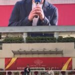 元阪神・鳥谷敬が阪神競馬場のイベントに登場 人が殺到で一時大混乱状態に陥る