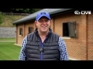 【2023凱旋門賞】現地プロモーション映像 フクム・O.バローズ調教師インタビュー | JRA公式