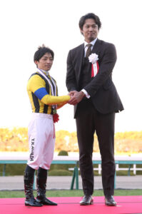 プレゼンターの藤浪晋太郎デカすぎワロタwwwww