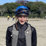 マーカンドさん、なぜかインドのダービーで騎乗