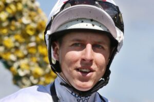 ダミアンレーンの宝塚記念の騎乗馬はシュトルーヴェ!