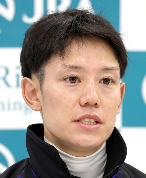 菱田騎手が10Rで落馬