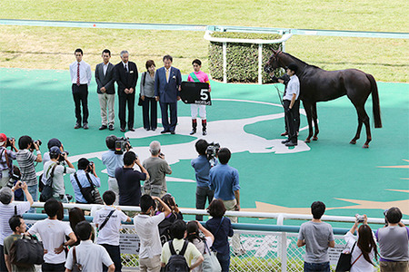 【JRA】ウィナーズサークル、来月より規制強化へ