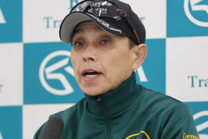 上村洋行調教師が調教師バッジ偽造&使用で過怠金50万円の制裁