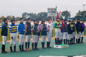 【競馬】池添兼一騎手の1400勝セレモニーにめちゃめちゃ集まる