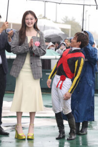 川田ｗｗｗゆうちゃみデカすぎワロタ