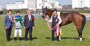 【愛知杯】10番人気ワイドラトゥール末脚が炸裂！重賞初制覇