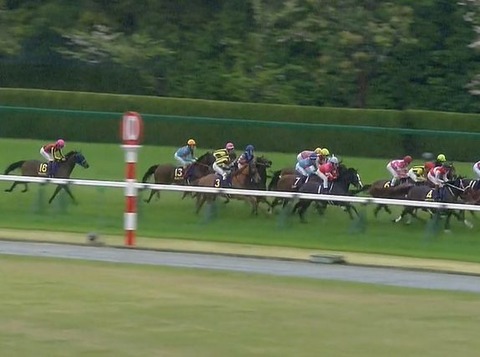 【競馬】モレイラが3コーナーで斜行 過怠金5万円の制裁 武豊 「3コーナーでだいぶ不利があった」