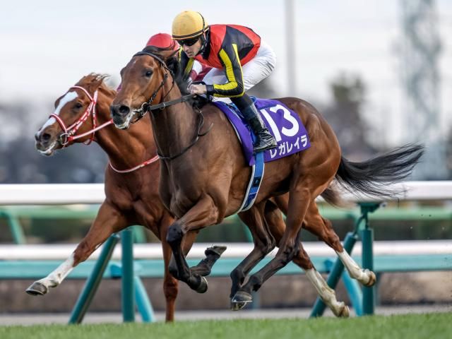 芝2000mで現役最強馬って何???
