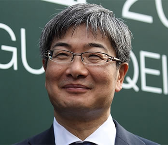 堀調教師ってキング・モレイラ・レーン・ムーア囲っててズルくね?