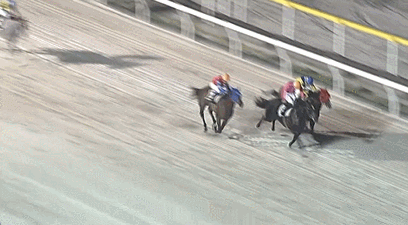 船橋競馬9Rゴール前で照明が一瞬消える