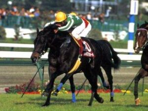 一番カッコいい競走馬の馬名出したやつが優勝