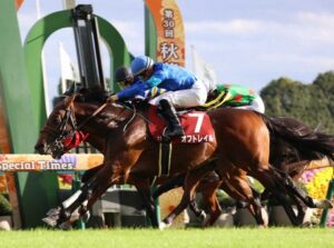 【スワンS】オフトレイルが差し切りレコードV！2着はワイドラトゥール波乱決着