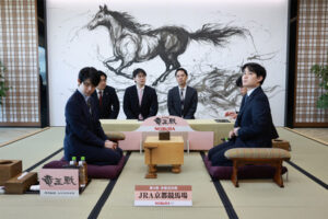 竜王戦第四局、本日京都競馬場にて開催